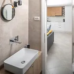 Apartment Charming Petrus **** *